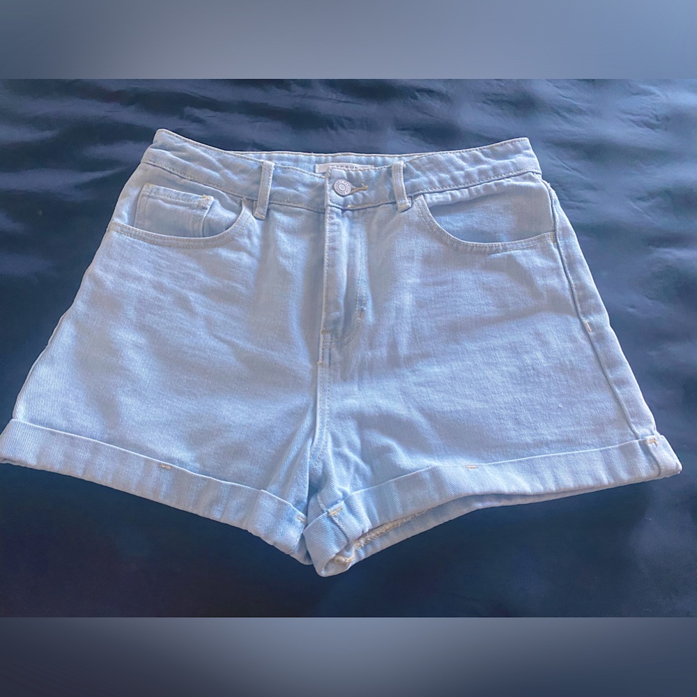 PacSun NWOT Mom Shorts Light Wash Size 27 or 4